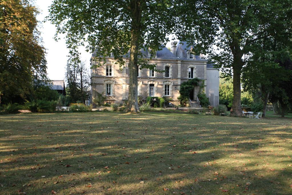 לינה וארוחת בוקר Tigné Chateau Du Beugnon מראה חיצוני תמונה