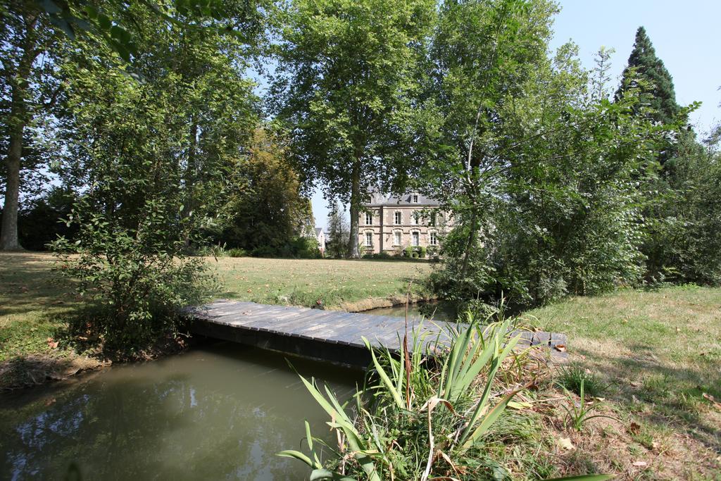 לינה וארוחת בוקר Tigné Chateau Du Beugnon מראה חיצוני תמונה